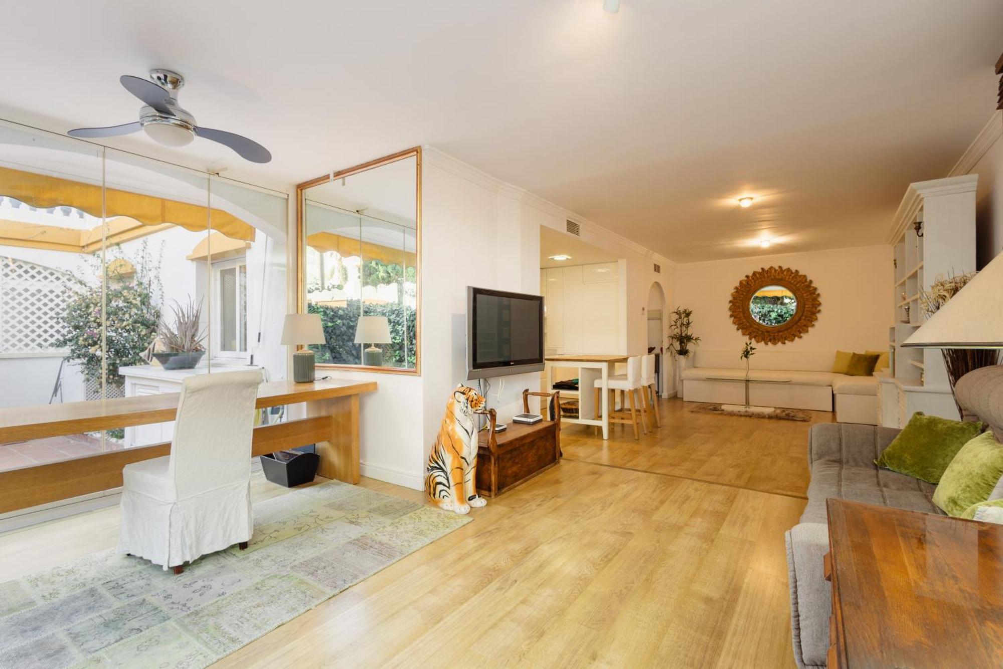 Ground Floor Holiday Apartment With Terrace And Pool In Puerto Banus, Marbella Exterior foto